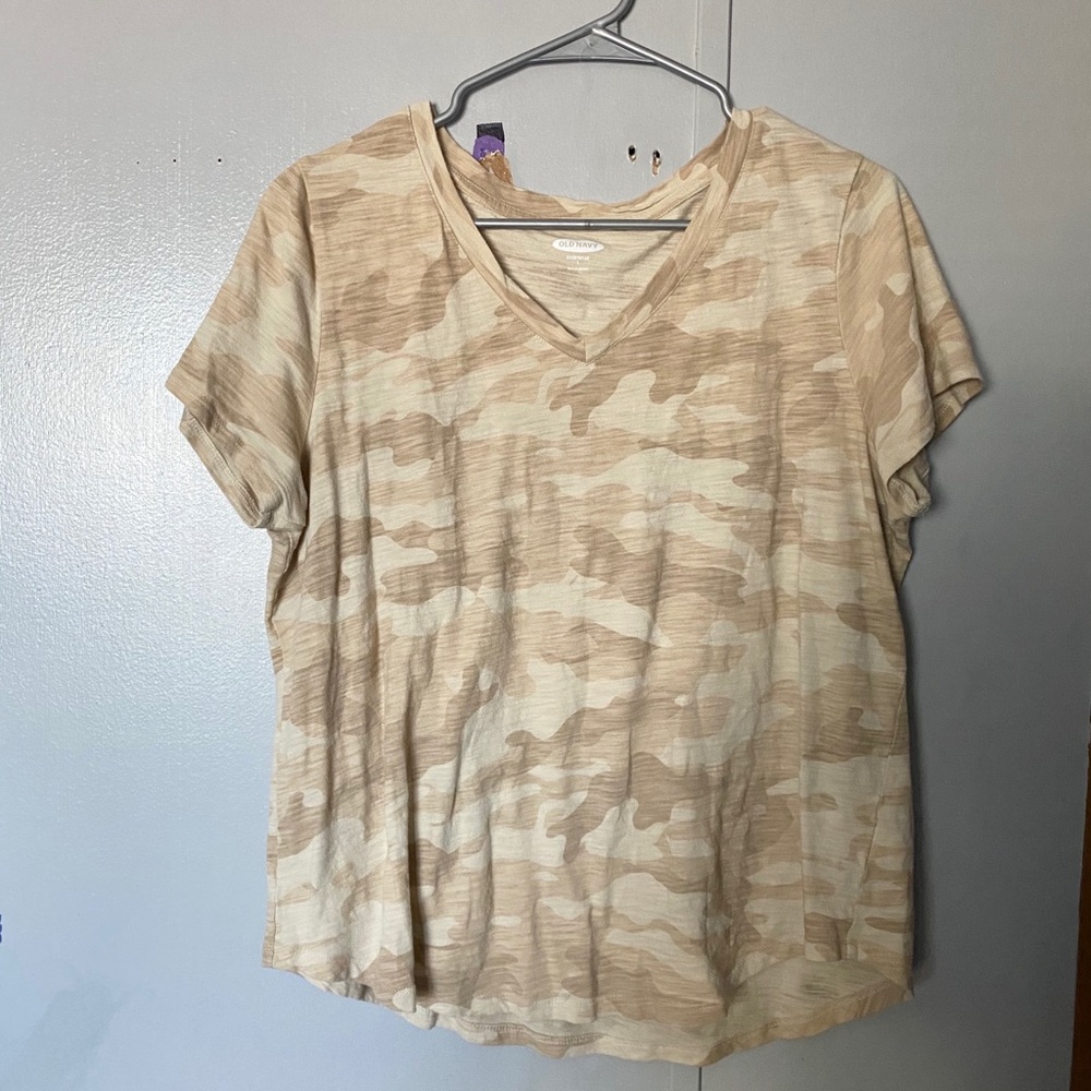 NWOT • Old Navy Nude Camo V-neck Top